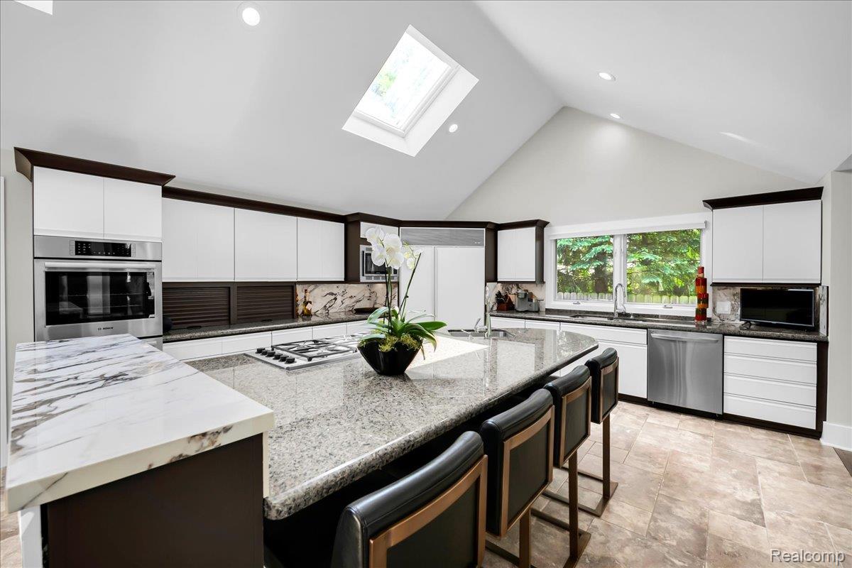 3816 West Maple Road Bloomfield Hills, MI 48301 - Photo 24 of 78 3816 W Maple_24.jpg