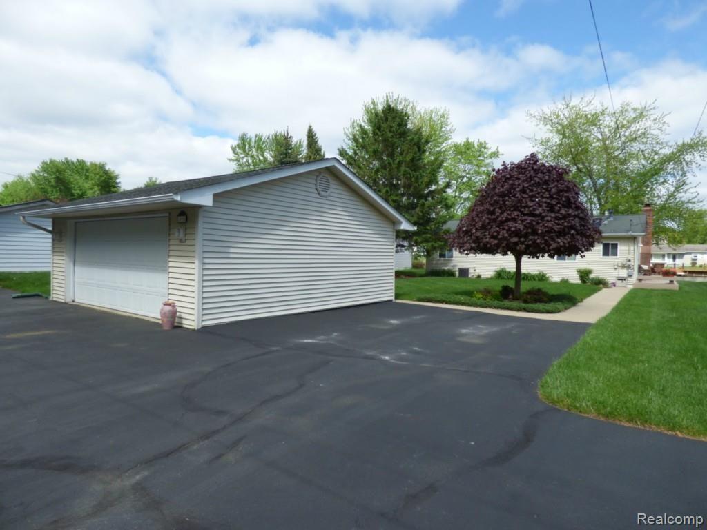 10965 Wynns Road Pinckney, MI 48169 - Photo 24 of 26 24 DETACHED 2 CAR GARAGE.jpg