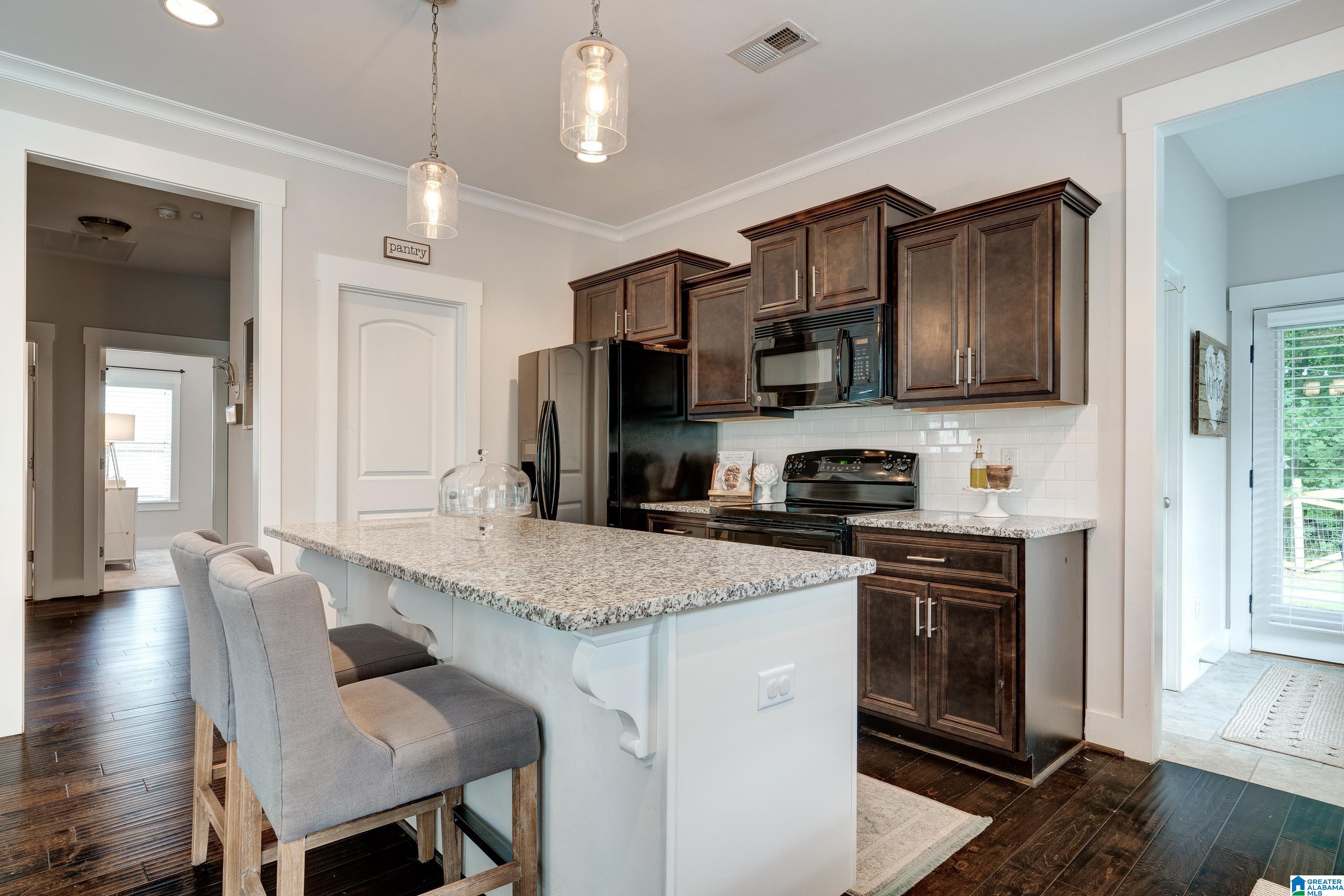 876 Valley Circle Leeds, AL 35094 - Photo 12 of 35