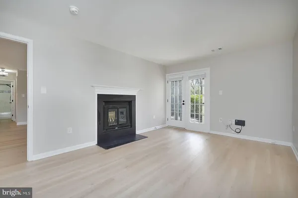 $2,500 | 20527 Shadyside Way, Unit 212, Germantown, MD 20874