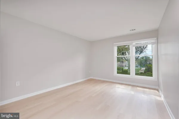 $2,500 | 20527 Shadyside Way, Unit 212, Germantown, MD 20874