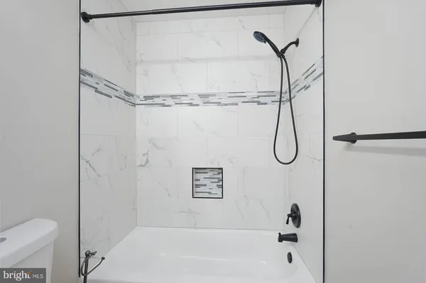 $2,500 | 20527 Shadyside Way, Unit 212, Germantown, MD 20874