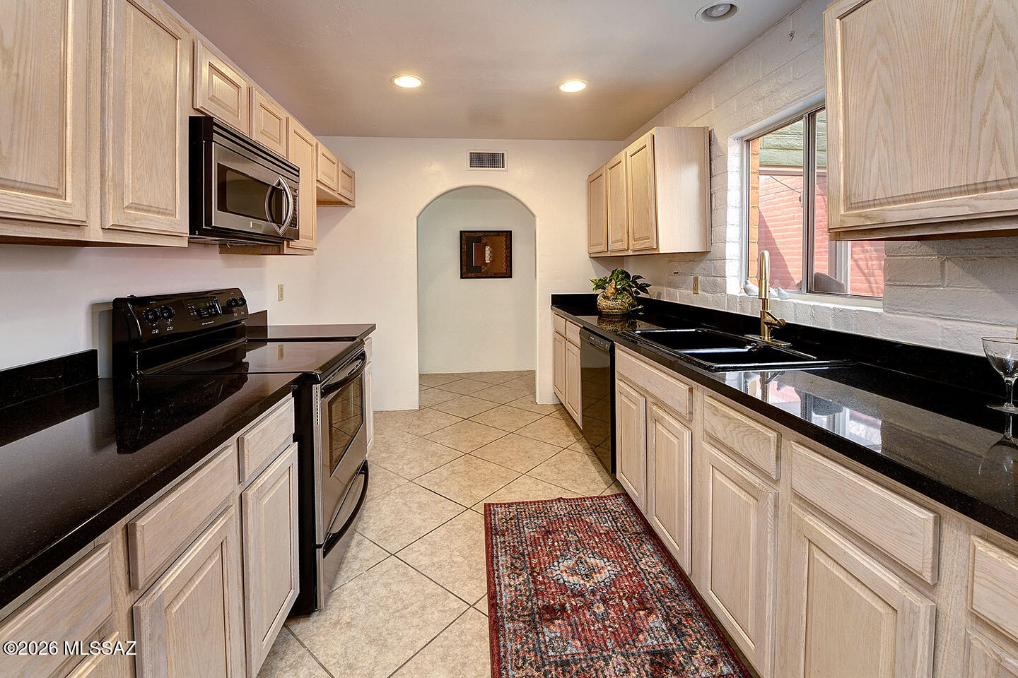 724 West Roller Coaster Road Tucson, AZ 85704 - Photo 10 of 29 Gallery Image 10