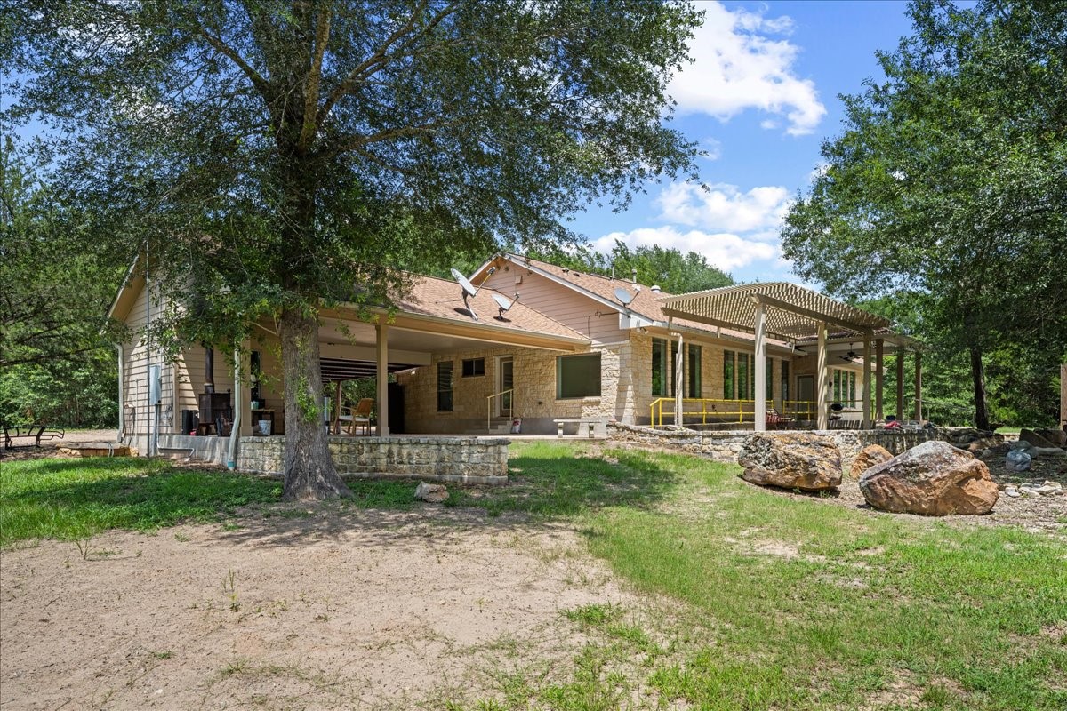 7750 Rolling Creek Road Burton, TX 77835 - Photo 5 of 42