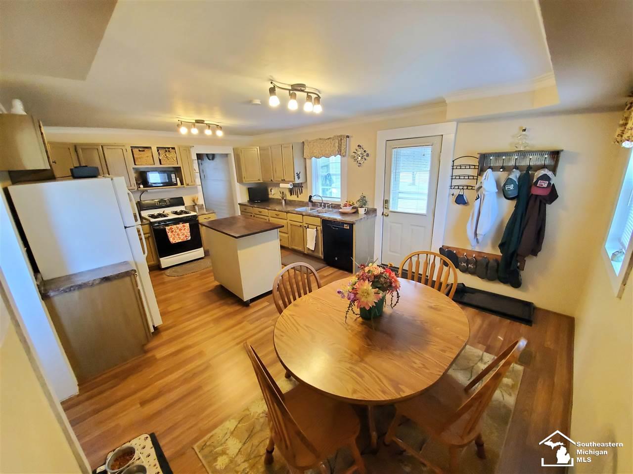 8521 Crabb Road Temperance, MI 48182 - Photo 8 of 37