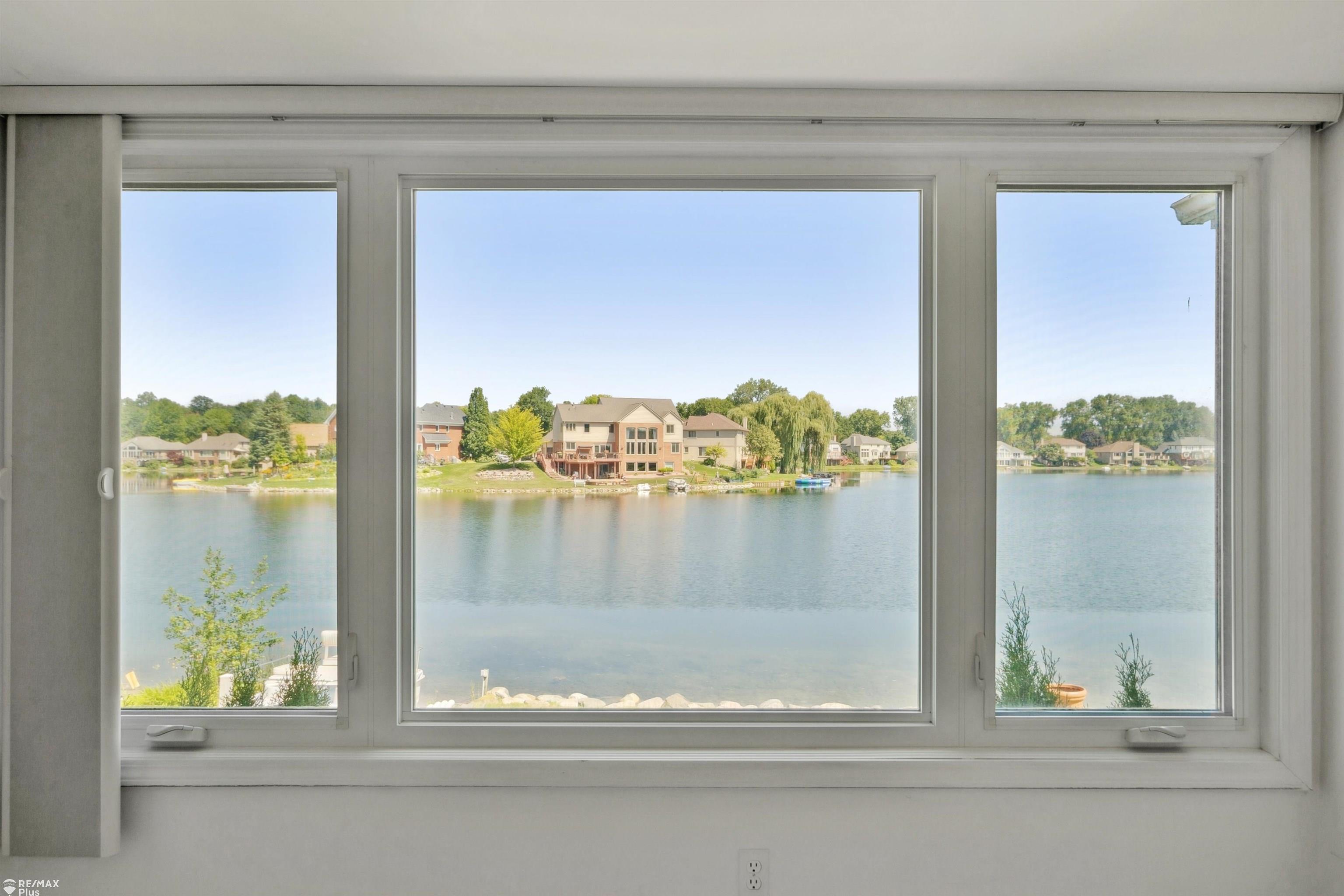 1671 South Shore Drive Rochester Hills, MI 48307 - Photo 19 of 77