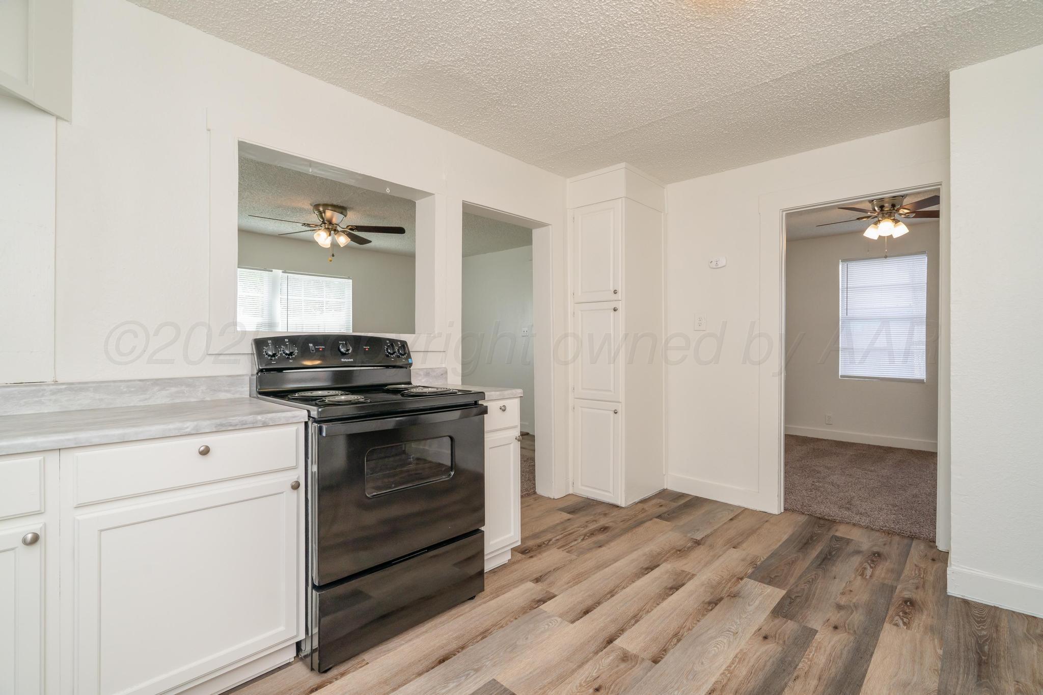 4106 South Jackson Street Amarillo, TX 79110 - Photo 14 of 30 Kitchen
