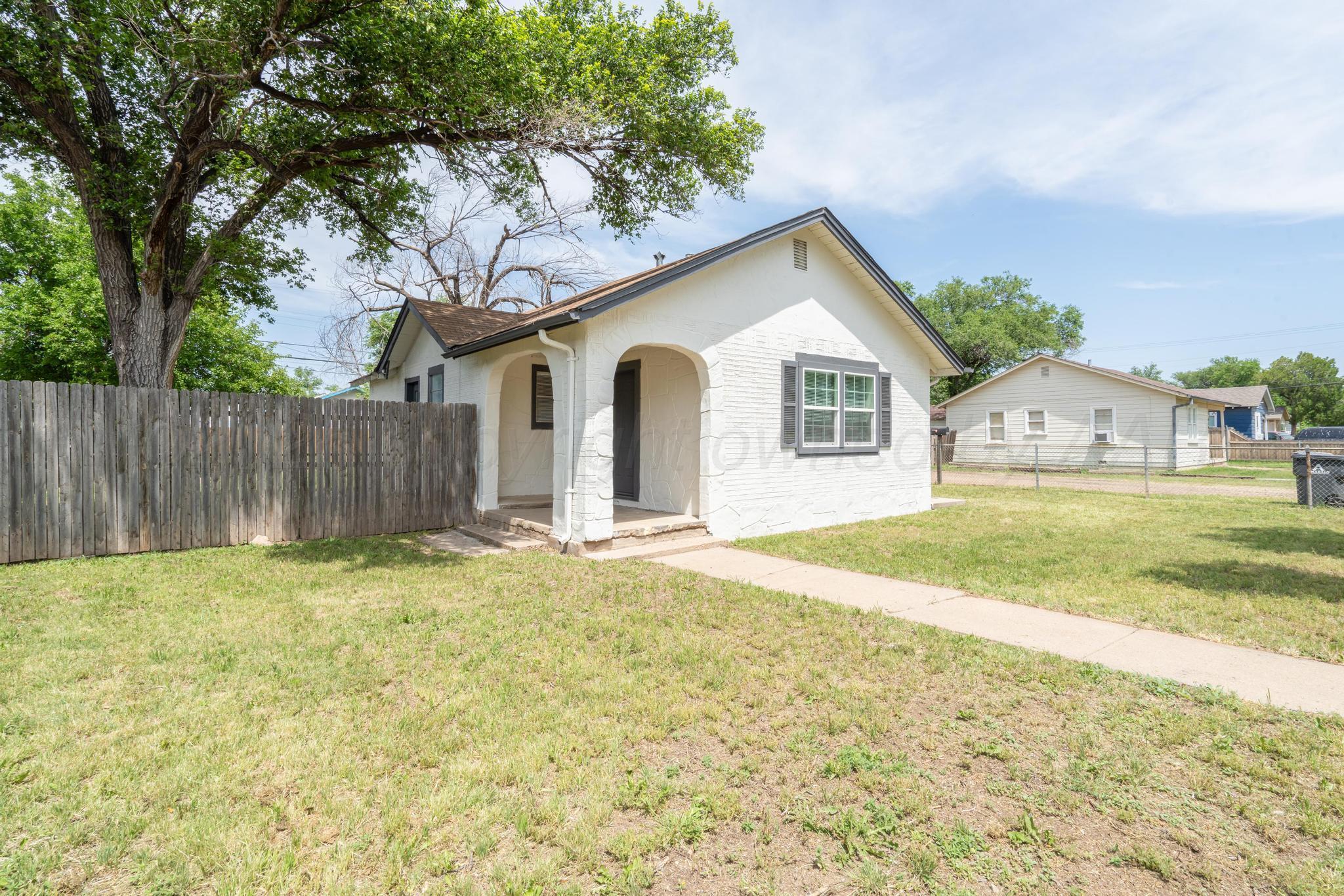 4106 South Jackson Street Amarillo, TX 79110 - Photo 2 of 30 Front of House