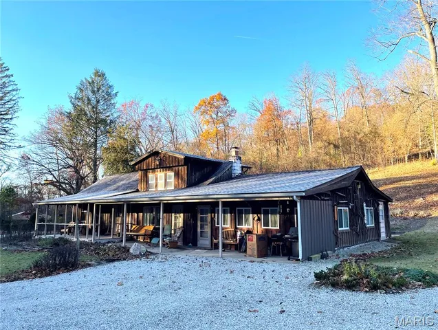 $450,000 | 370 Hencken Hollow Lane, St. Clair, MO 63077