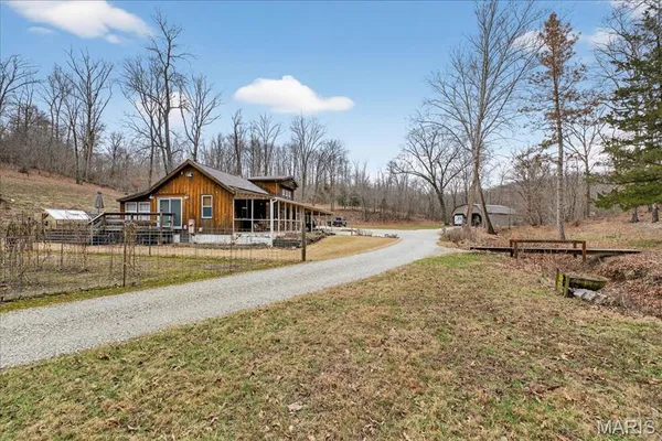 $425,000 | 370 Hencken Hollow Lane, St. Clair, MO 63077