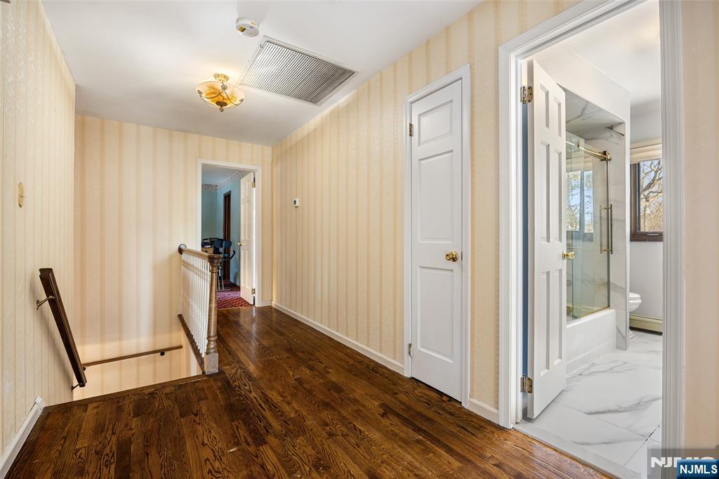 10 Moonshadow Court Butler, NJ 07405 - Photo 17 of 32