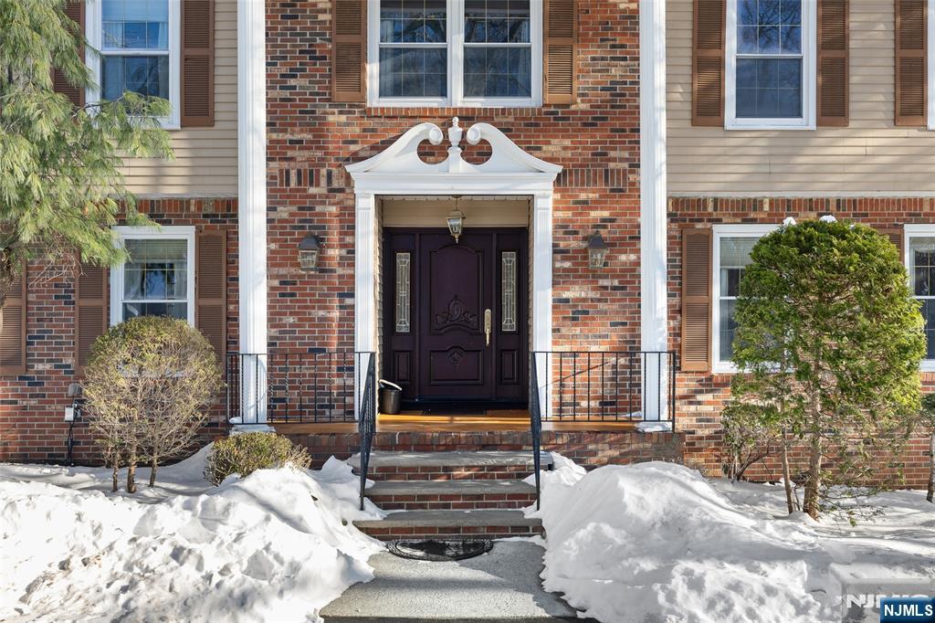 10 Moonshadow Court Butler, NJ 07405 - Photo 2 of 32