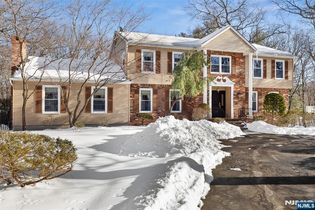 10 Moonshadow Court Butler, NJ 07405 - Photo 3 of 32