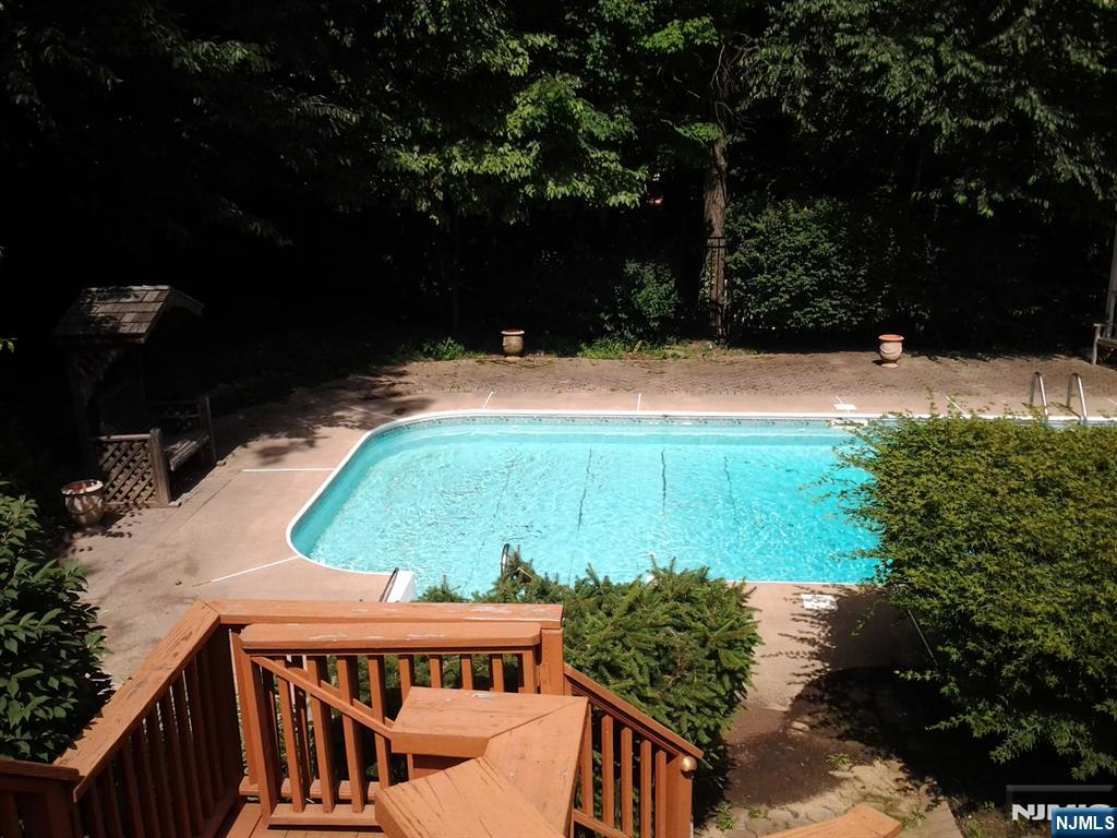 10 Moonshadow Court Butler, NJ 07405 - Photo 31 of 32