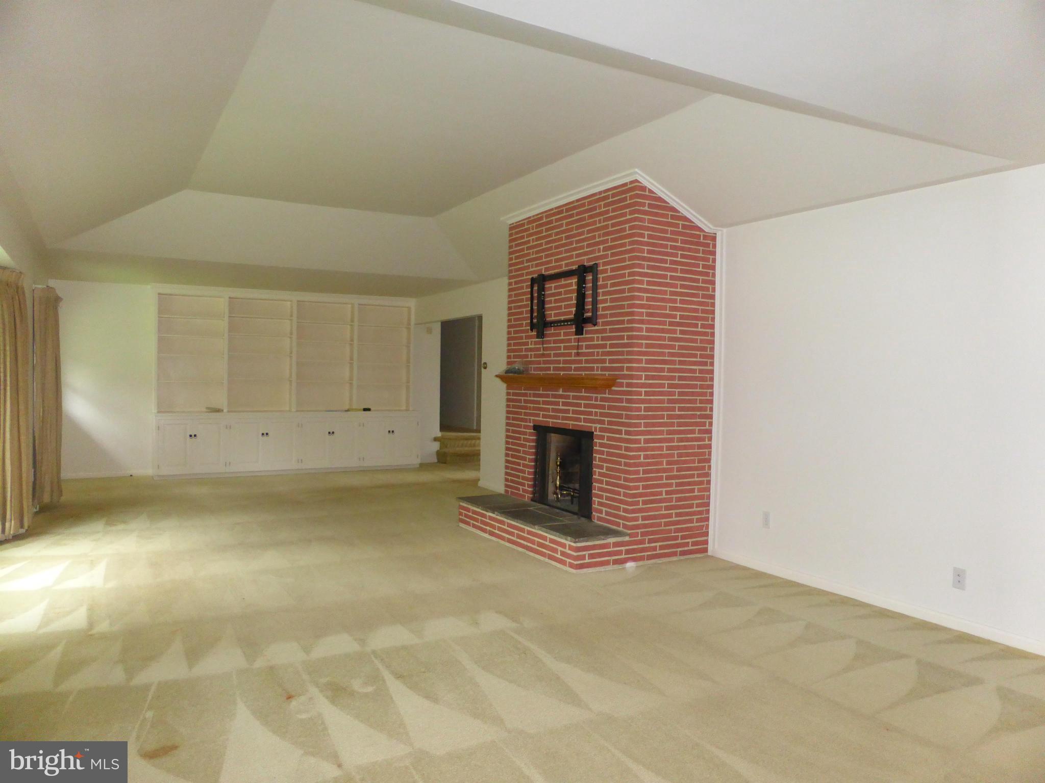 317 Ivy Church Road Lutherville-Timonium, MD 21093 - Photo 2 of 12 Living Room