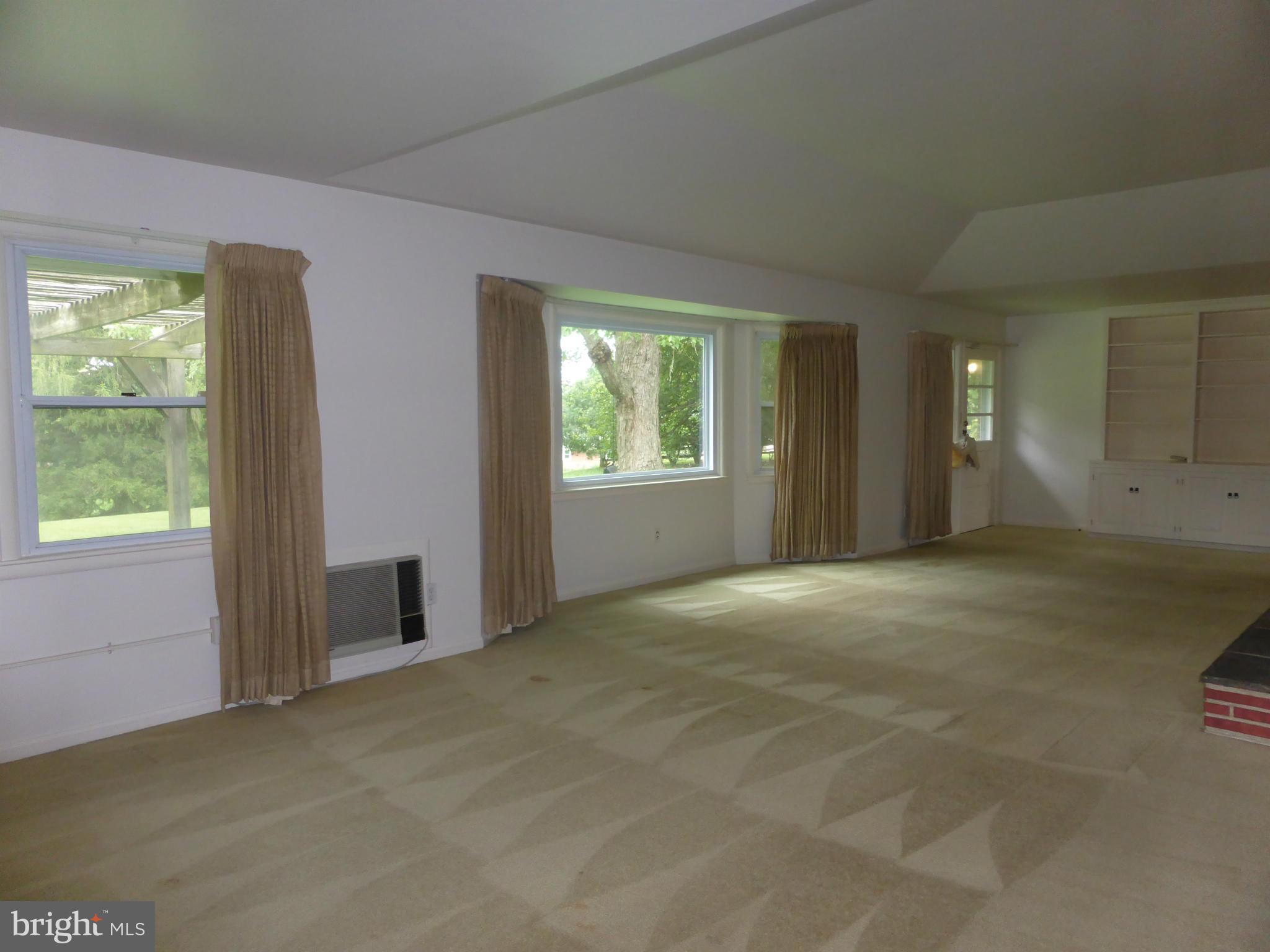 317 Ivy Church Road Lutherville-Timonium, MD 21093 - Photo 3 of 12 Living Room