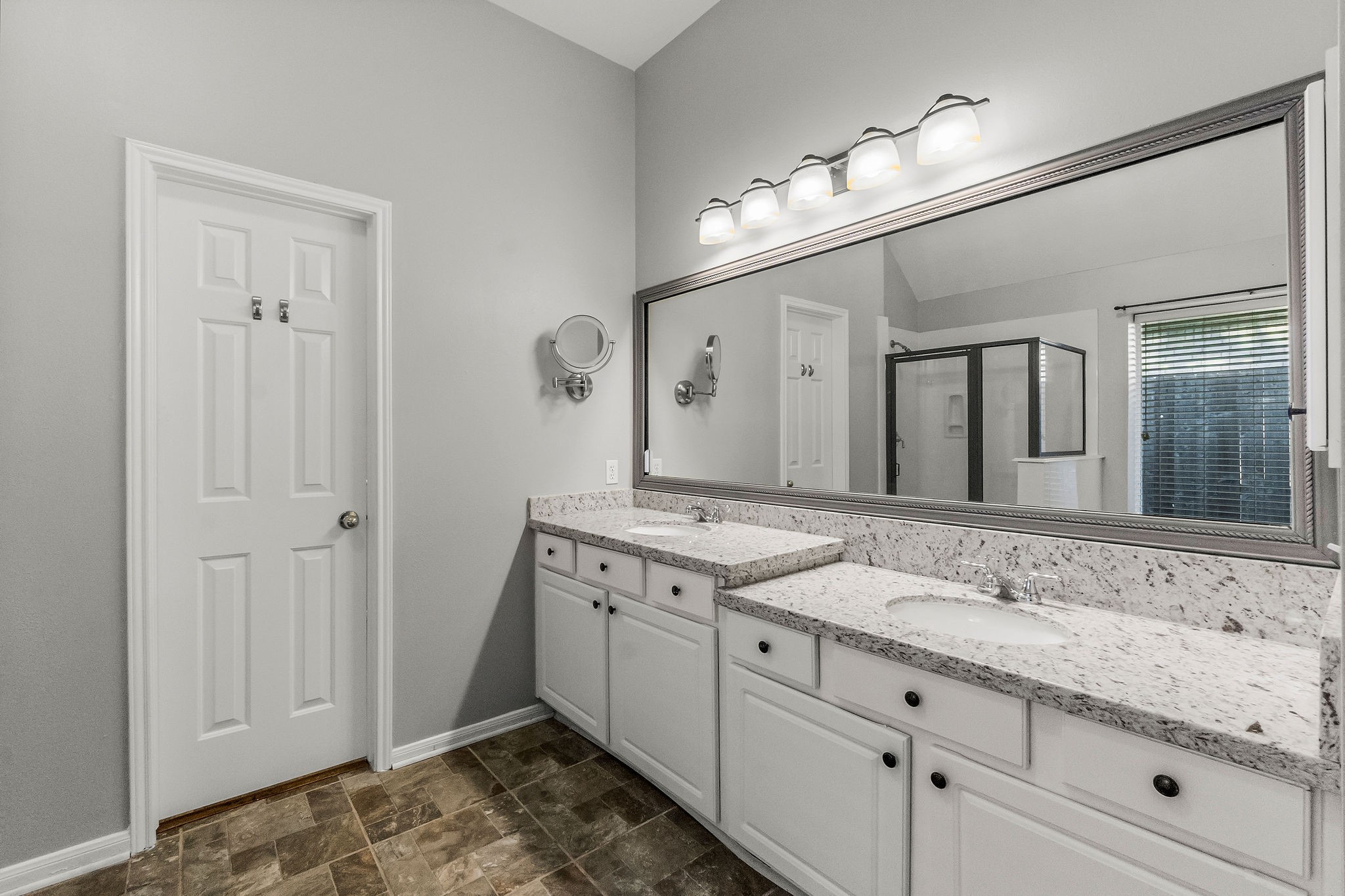 155 North Wimberly Way Conroe, TX 77385 - Photo 26 of 43 Primary Bathroom