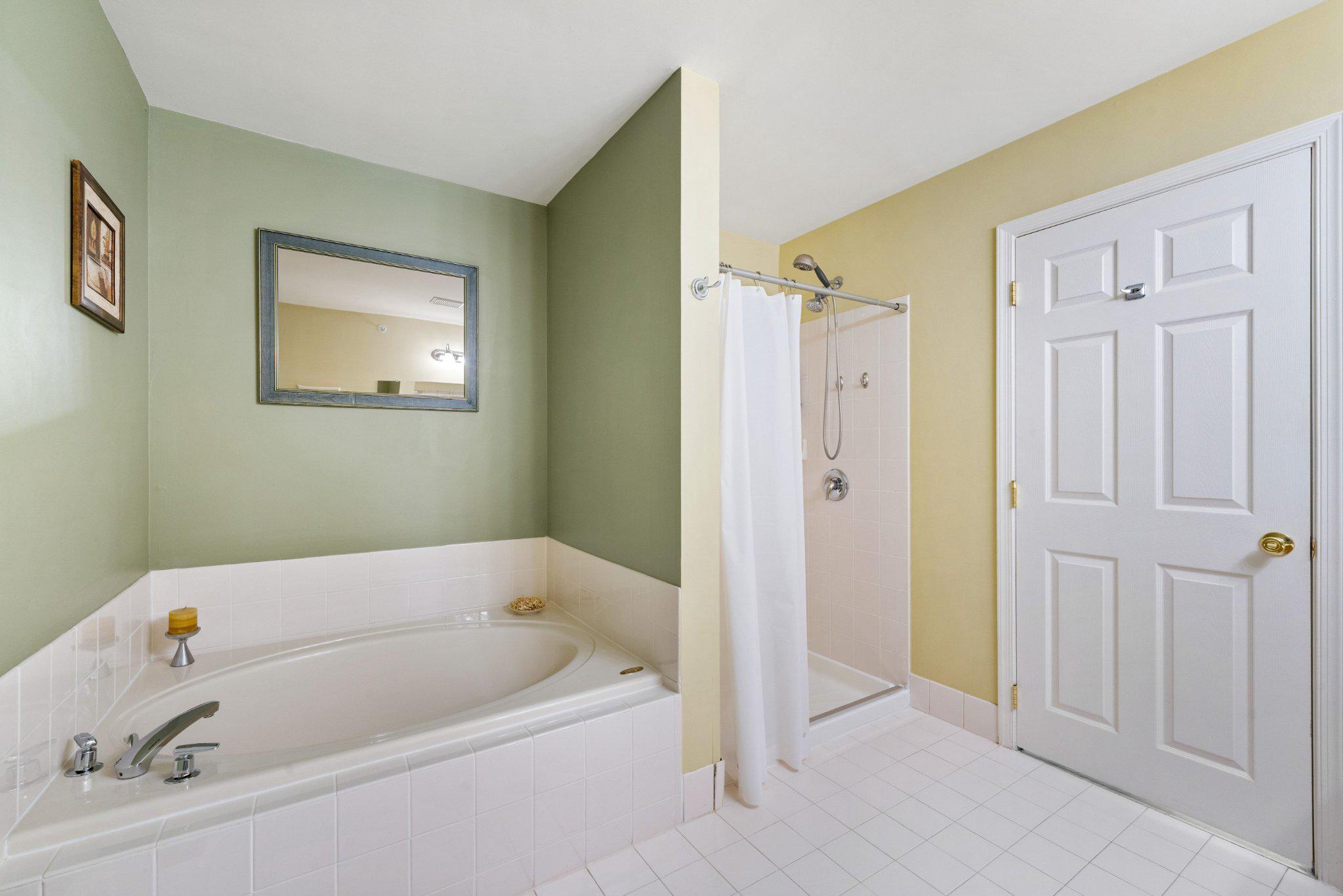 136 Sunnyhill Drive Exton, PA 19341 - Photo 23 of 37 Soaking tub and shower in primary