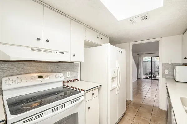 $2,250 | 6810 Thorncliffe Drive, Unit A, Austin, TX 78731