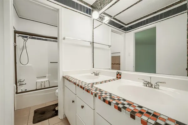 $2,250 | 6810 Thorncliffe Drive, Unit A, Austin, TX 78731