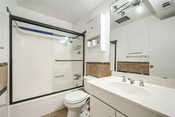 $2,250 | 6810 Thorncliffe Drive, Unit A, Austin, TX 78731