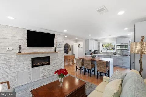 $1,050,000 | 506 South Payne Street, Alexandria, VA 22314