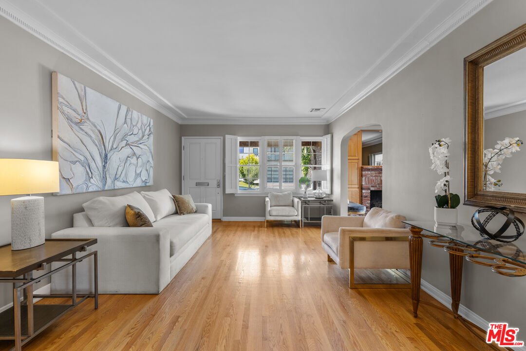 4814 Lemona Avenue Sherman Oaks, CA 91403 - Photo 2 of 21