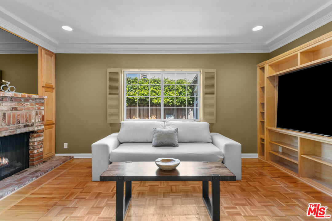 4814 Lemona Avenue Sherman Oaks, CA 91403 - Photo 3 of 21