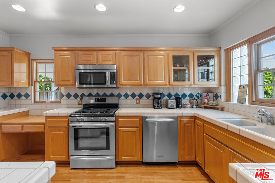 4814 Lemona Avenue Sherman Oaks, CA 91403 - Photo 5 of 21