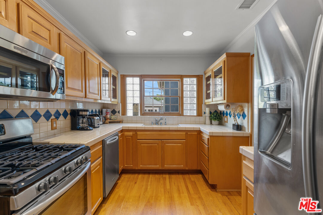 4814 Lemona Avenue Sherman Oaks, CA 91403 - Photo 6 of 21