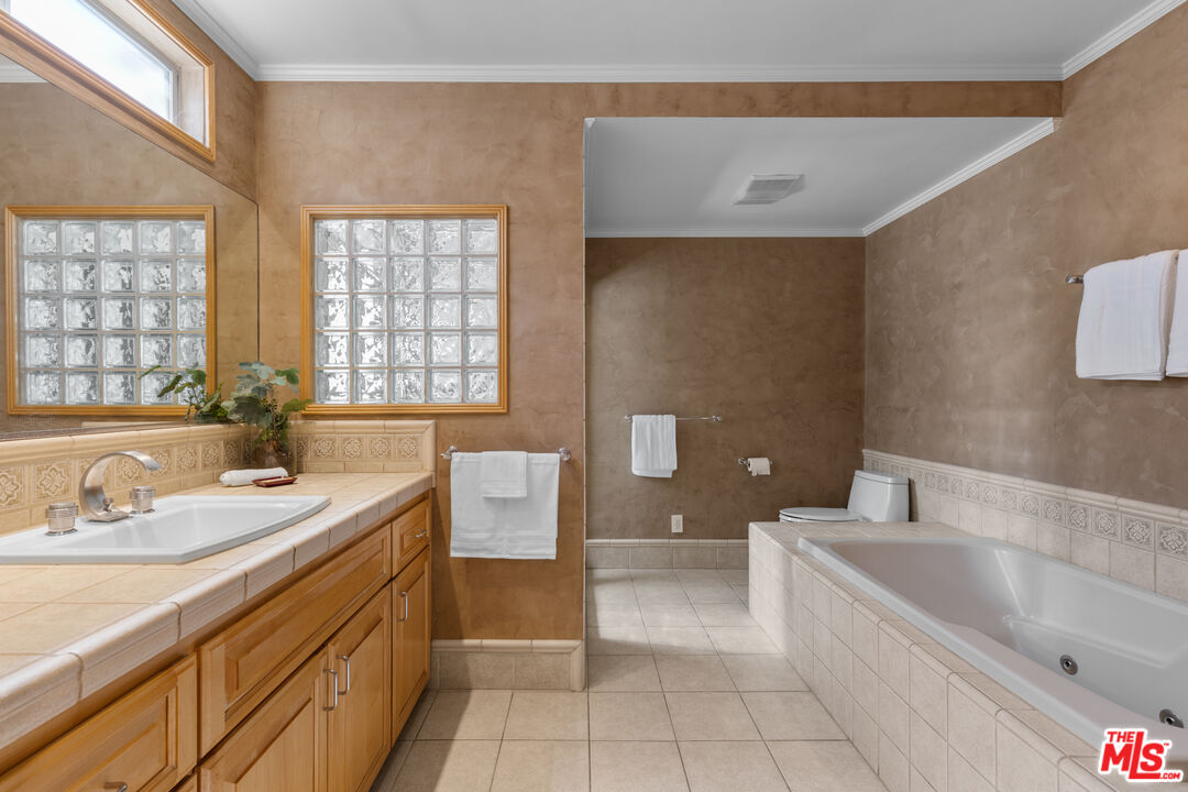 4814 Lemona Avenue Sherman Oaks, CA 91403 - Photo 10 of 21