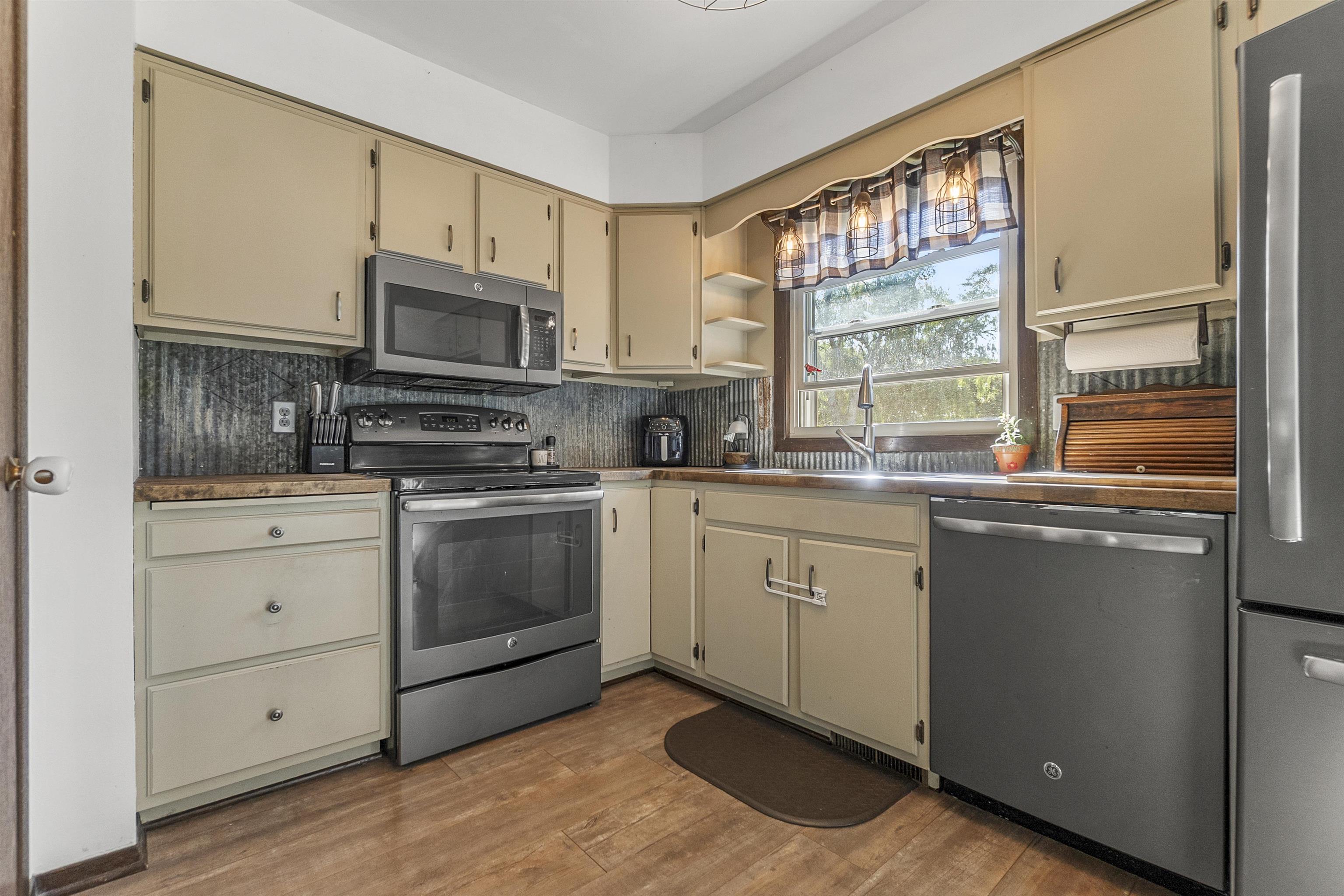 W8107 West Clark Road Oakfield, WI 53065 - Photo 7 of 35