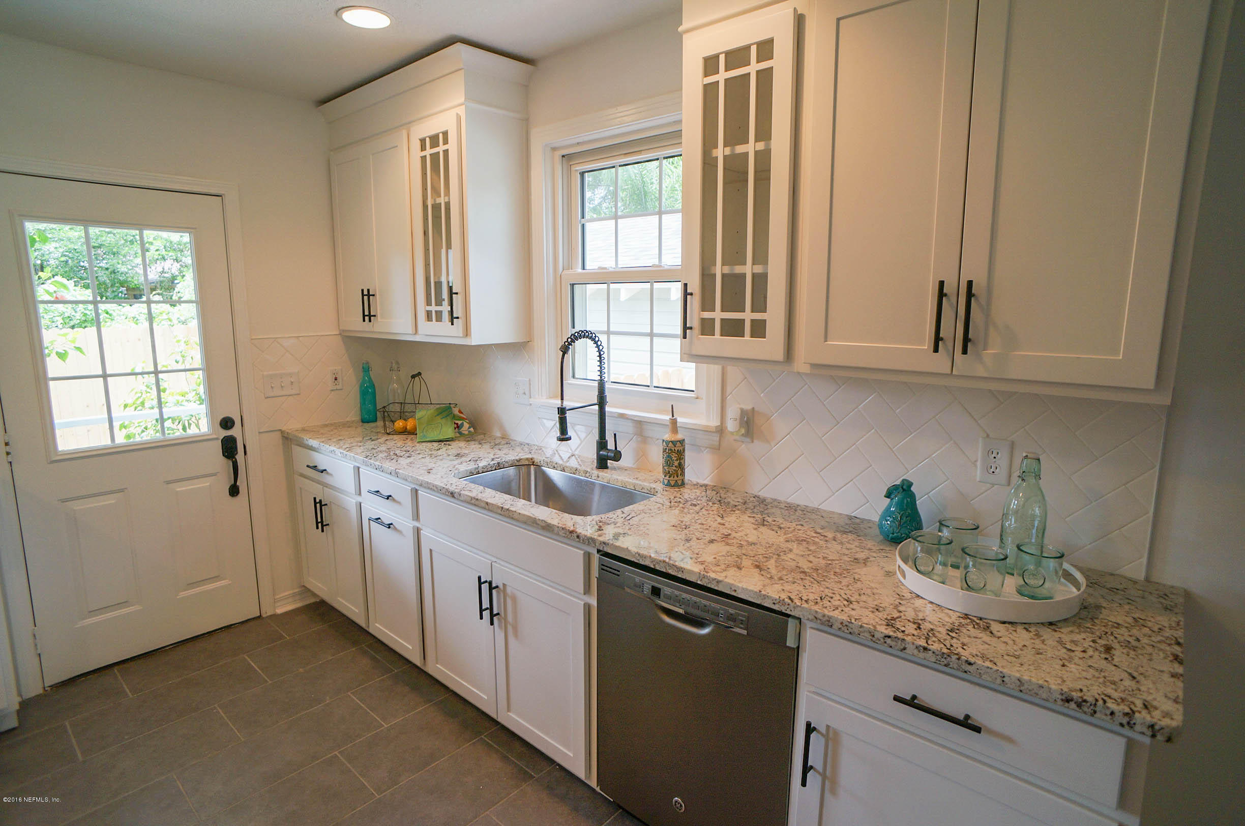 1498 Cheshire Road Jacksonville, FL 32207 - Photo 9 of 24 ch-19
