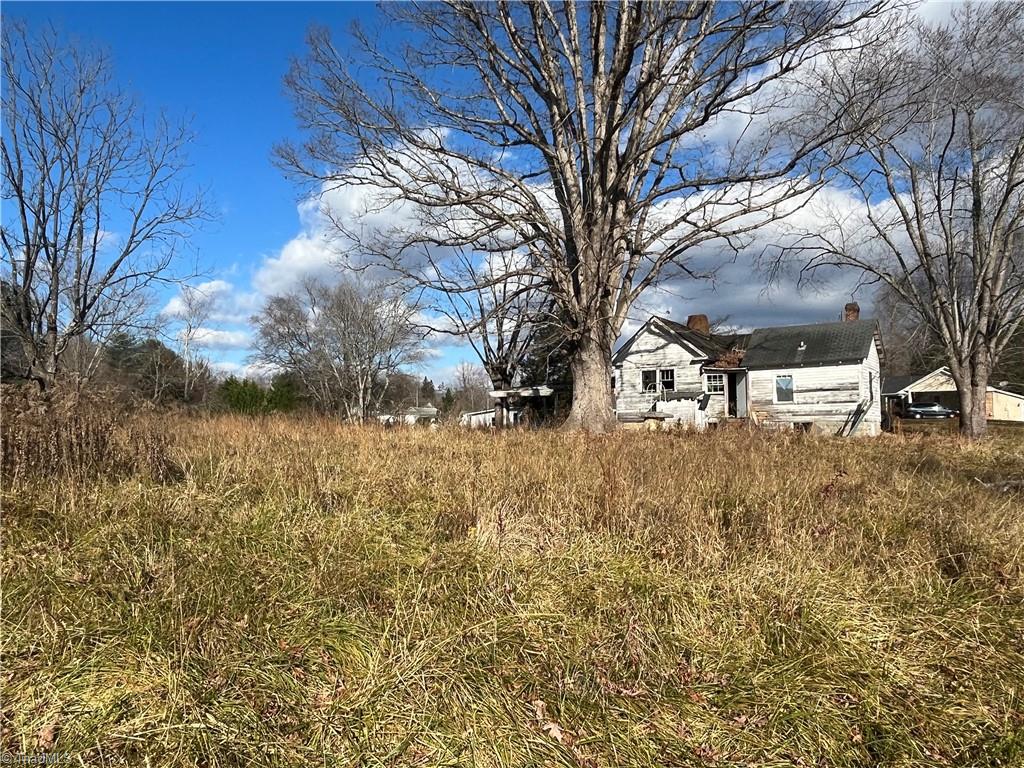 286 Burke Road Mount Airy, NC 27030 - Photo 6 of 7 Gallery Image 6