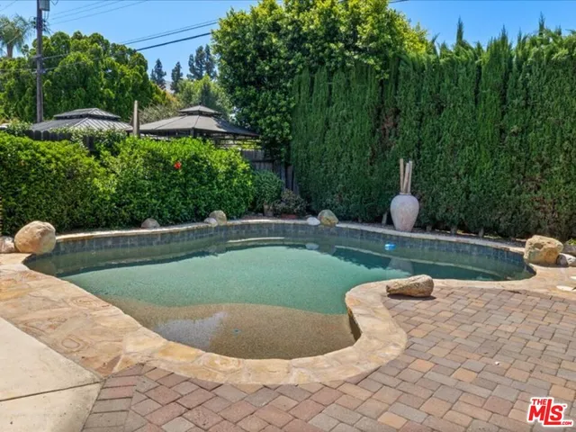 $5,500 | 14552 Hesby Street, Sherman Oaks, CA 91403