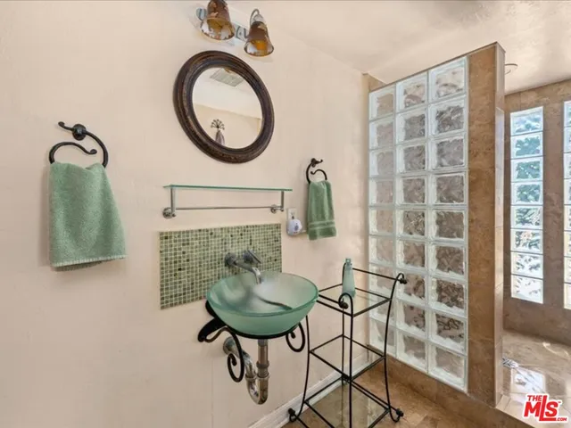 $5,500 | 14552 Hesby Street, Sherman Oaks, CA 91403