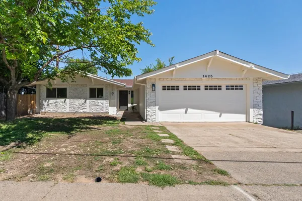 $439,000 | 1425 Pleasant Street, Redding, CA 96001