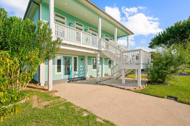 $1,295,000 | 815 5th Street, Dickinson, TX 77539