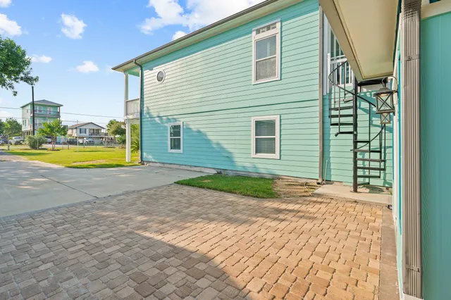 $1,295,000 | 815 5th Street, Dickinson, TX 77539