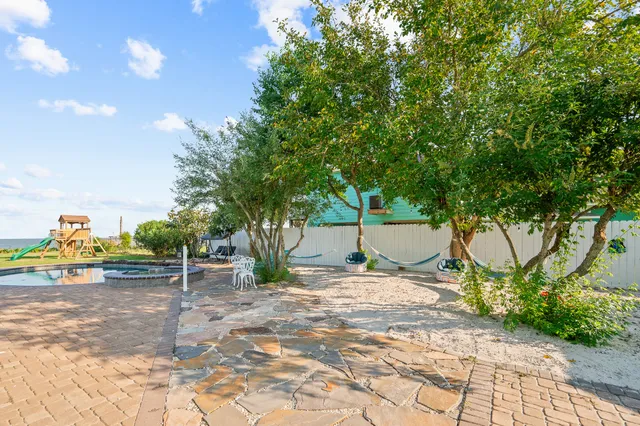 $1,295,000 | 815 5th Street, Dickinson, TX 77539