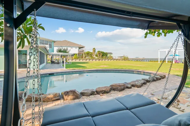 $1,295,000 | 815 5th Street, Dickinson, TX 77539