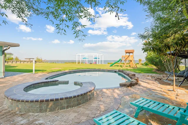 $1,295,000 | 815 5th Street, Dickinson, TX 77539