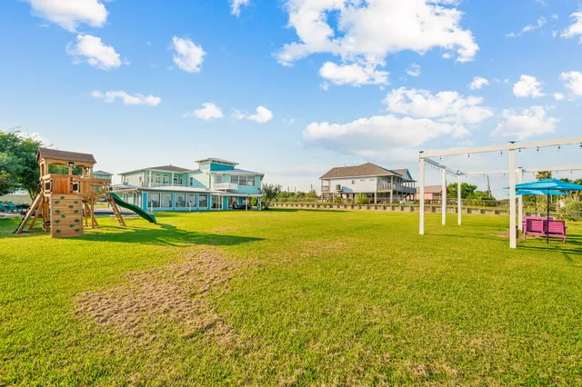 $1,295,000 | 815 5th Street, Dickinson, TX 77539