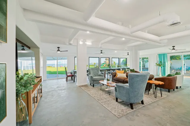 $1,295,000 | 815 5th Street, Dickinson, TX 77539