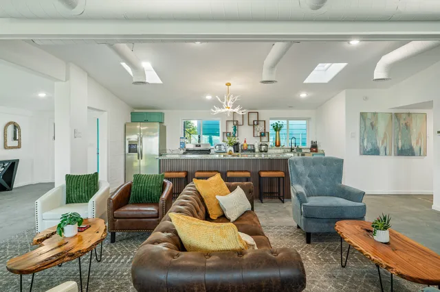 $1,295,000 | 815 5th Street, Dickinson, TX 77539