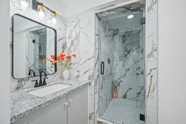 $1,295,000 | 815 5th Street, Dickinson, TX 77539