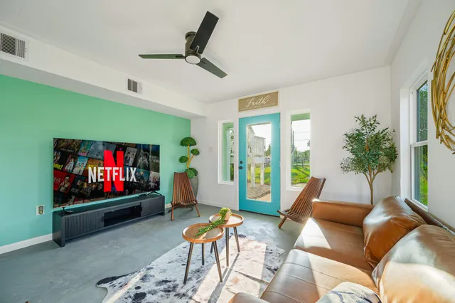 $1,295,000 | 815 5th Street, Dickinson, TX 77539