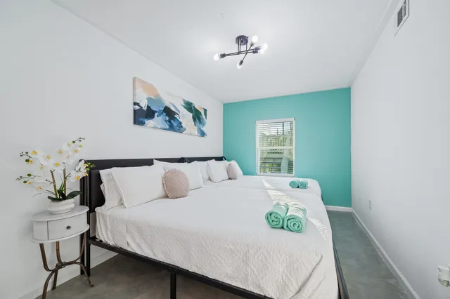 $1,295,000 | 815 5th Street, Dickinson, TX 77539