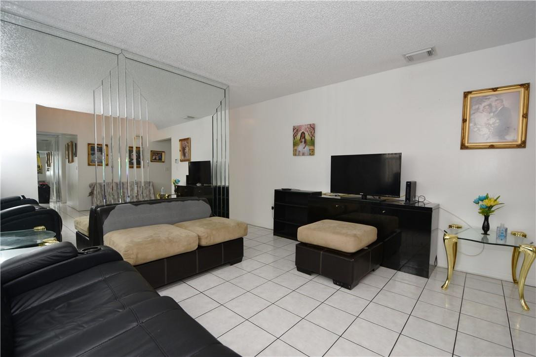 4631 Southwest 151st Way Miramar, FL 33027 - Photo 5 of 35 Photo 5