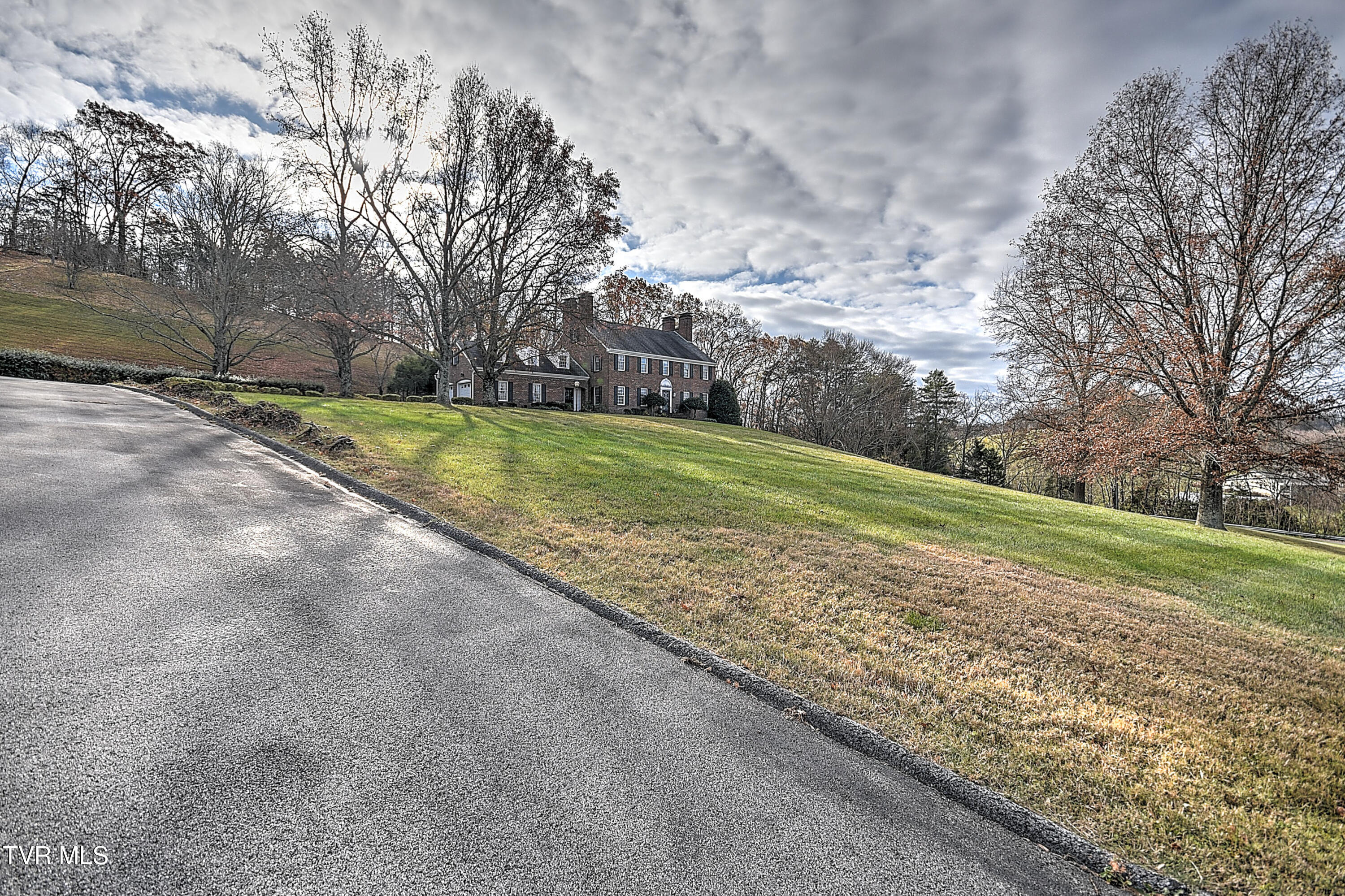 529 Hidden Valley Road Kingsport, TN 37663 - Photo 8 of 89 529 Hidden Valley GC-8